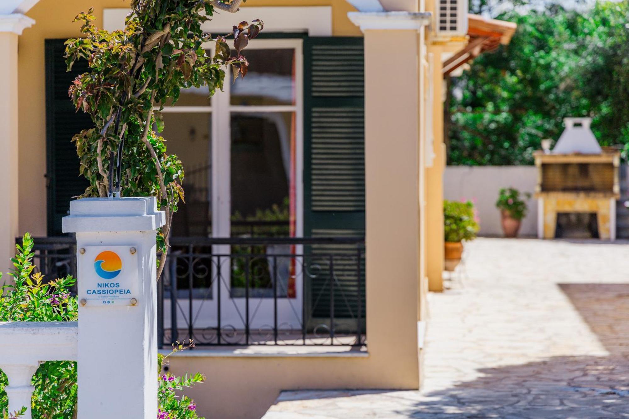 Nikos Cassiopeia Apartment Kassiopi Exterior photo