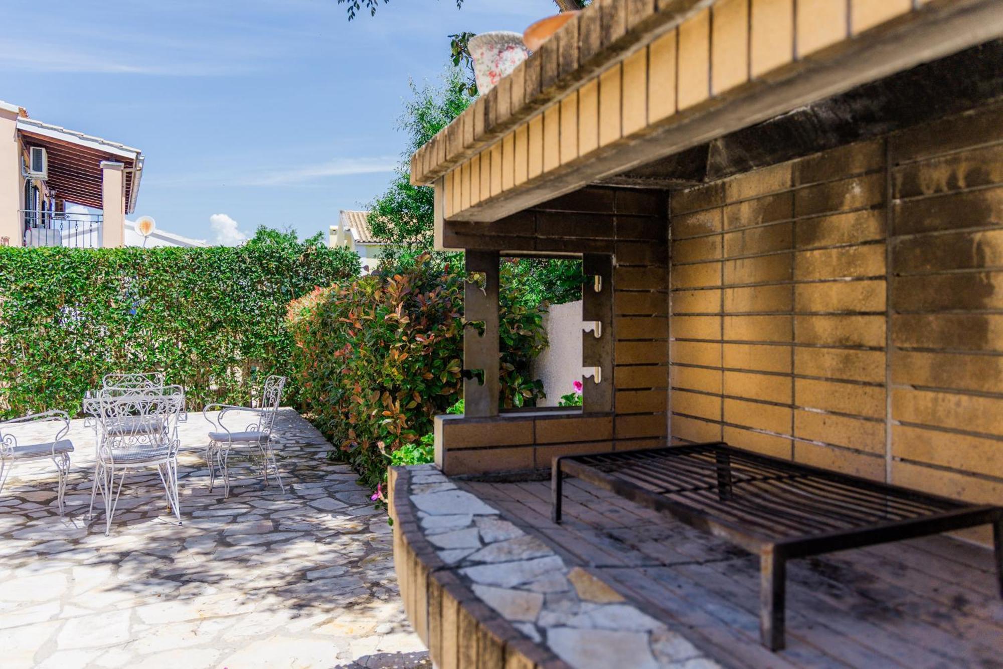 Nikos Cassiopeia Apartment Kassiopi Exterior photo